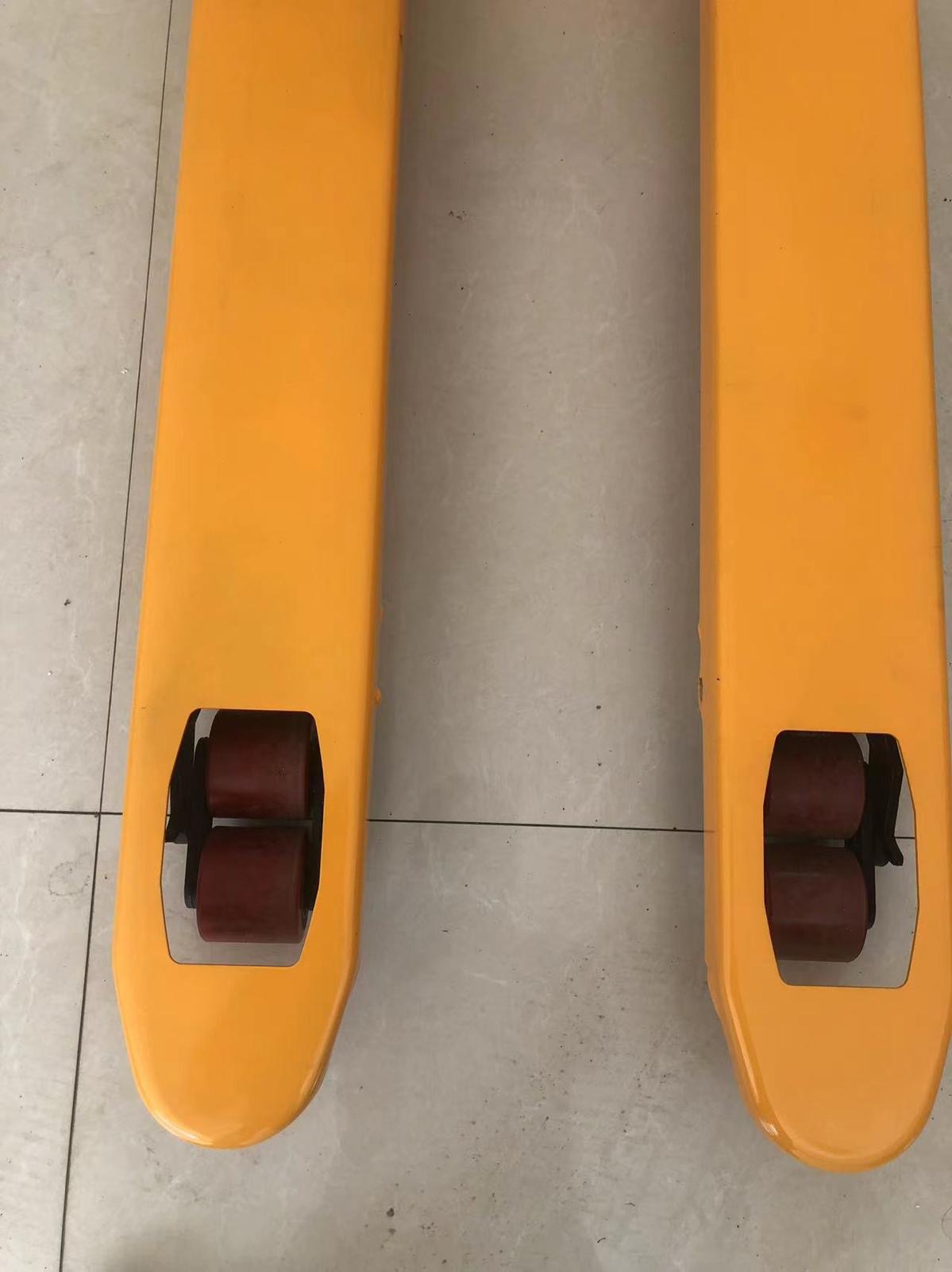 Transpallet manuale 2,5 T – Doppio Rullo PU 1